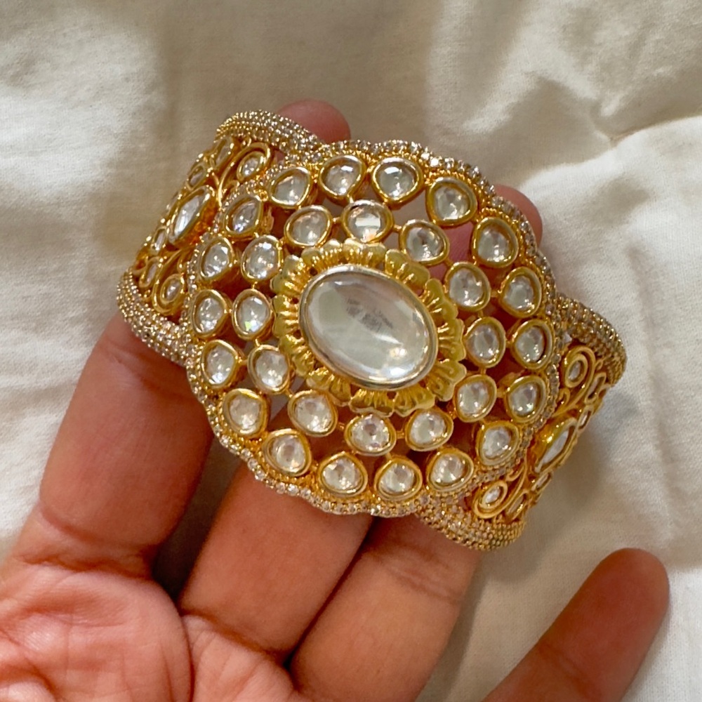 Brand new antique gold & beaded Indian Pakistani gold plated Kundan Bracelet